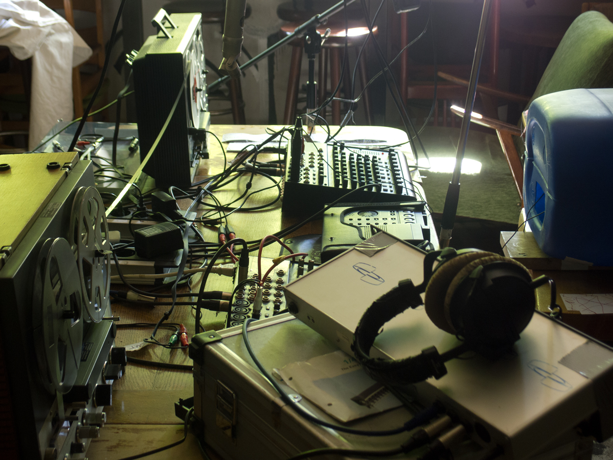 2020-05-01 'sand' Remix Teil 13 (Remix + Aufnahme Tonband, 2te Reprise) (Audio + Video)